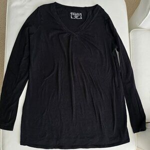 Bundle of 2 Maternity Tops Sleeveless & Long Sleeve Black Tee Shirts Pre-Owned